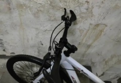 24圈白色山地車賣了?？梢宰兯? title=