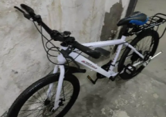 24圈白色山地車賣了?？梢宰兯? title=
